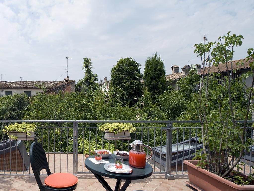 9 Muse Bed & Breakfast